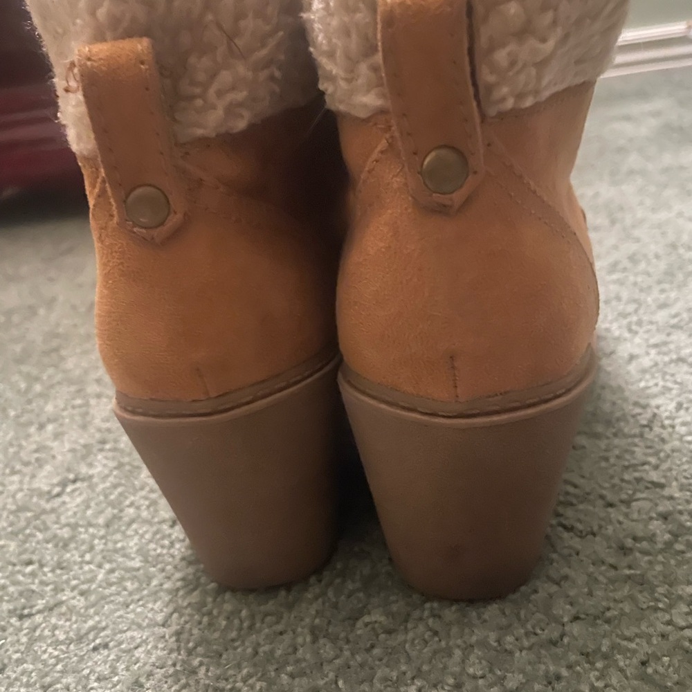Suede wedge boots